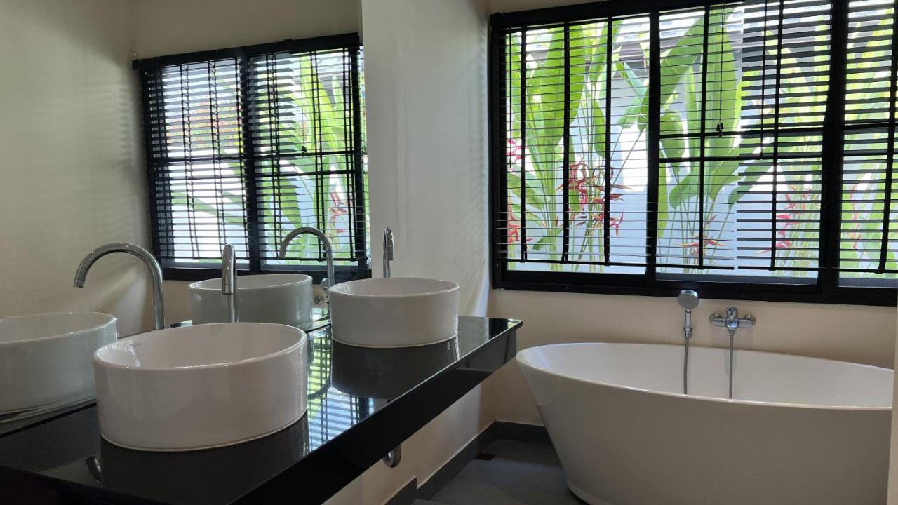 Plunge Tropic Villas 2 Naiharn Rawai エクステリア 写真