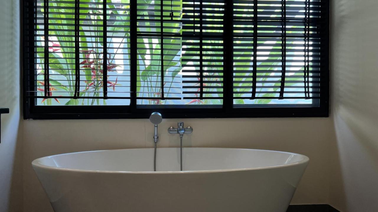 Plunge Tropic Villas 2 Naiharn Rawai エクステリア 写真