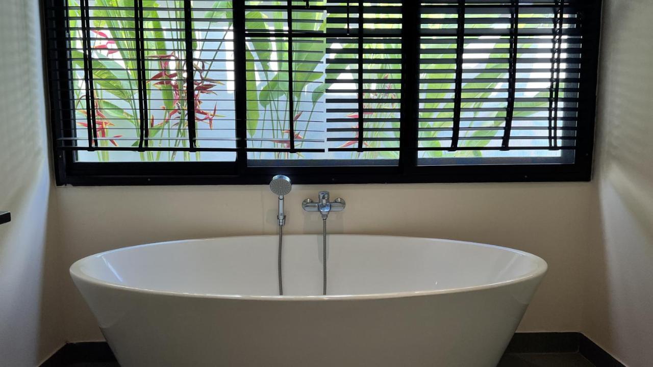 Plunge Tropic Villas 2 Naiharn Rawai エクステリア 写真